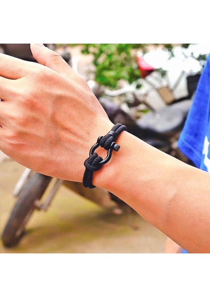 Gümüş Gri Gümüş 2021 Erkekler Bilezik Halat At Nalı Toka Şanslı Kırmızı Iplik Braslet Hombre Öğrenci Hayatta Kalma Brazalete Için Çift Katmanlı Wrap Braclet (Yurt Dışından) modelleri