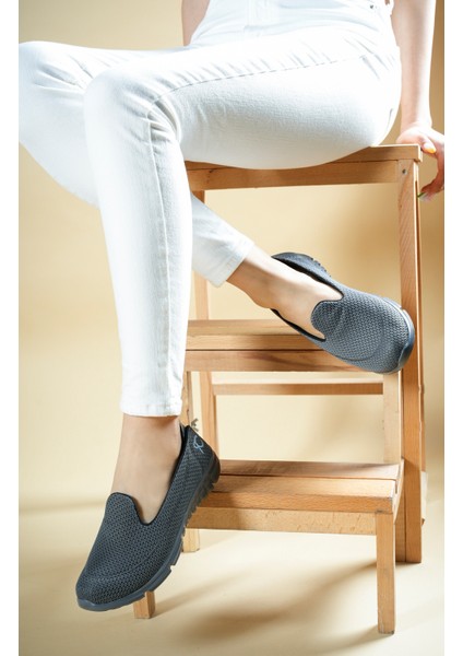 Kadın Vegan Deri Bağcıksız Sneaker – Ortopedik Taban, Koku Önleyici Astar ve Konforlu Düz Taban fiyatları