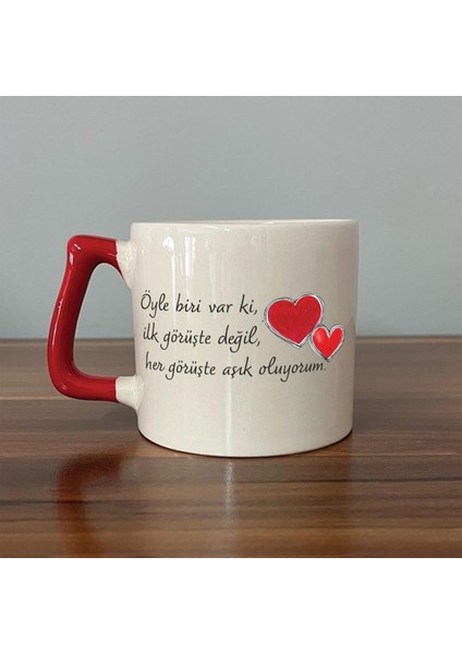 Öyle Biri Var Ki Baskılı Kırmızı Kulplu D Kupa