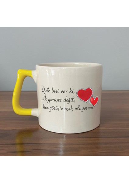 Öyle Biri Var Ki Baskılı Sarı Kulplu D Kupa