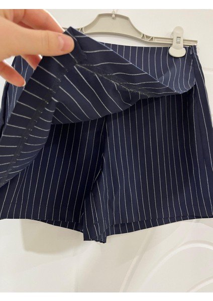 Deseo Boutique Kadın Lacivert Renk Boyuna Çizgili Yüksek Bel Mini Kısa Şort Etek