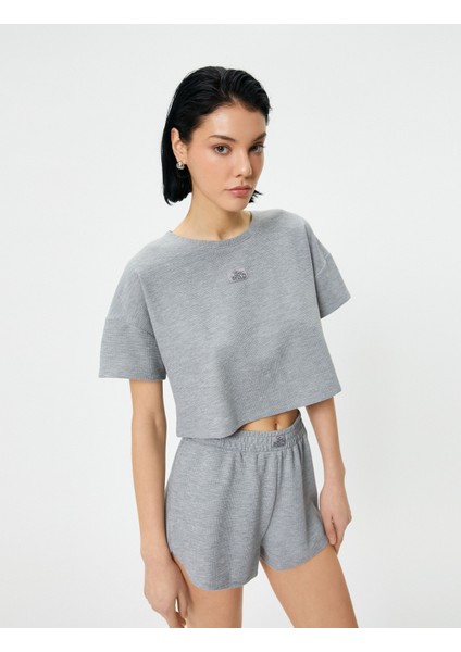 Crop Pijama Üstü Kısa Kollu Bisiklet Yaka Etiket Detaylı Dokulu