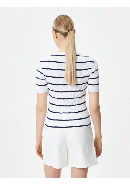 Kısa Kollu Kazak Triko Bisiklet Yaka Jakarlı Dokulu fırsatları