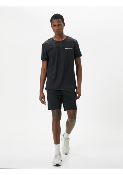 Spor T-Shirt Kamuflaj Detaylı Slogan Baskılı Bisiklet Yaka