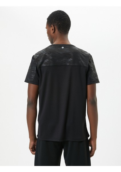 Spor T-Shirt Kamuflaj Detaylı Slogan Baskılı Bisiklet Yaka fırsatları