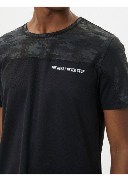 Spor T-Shirt Kamuflaj Detaylı Slogan Baskılı Bisiklet Yaka indirimleri