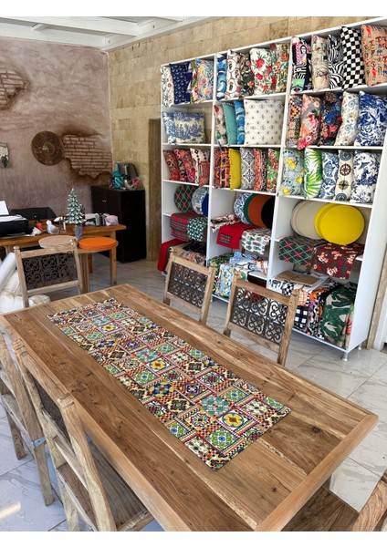 Kare Etnik Motif Desenli Runner fırsatları