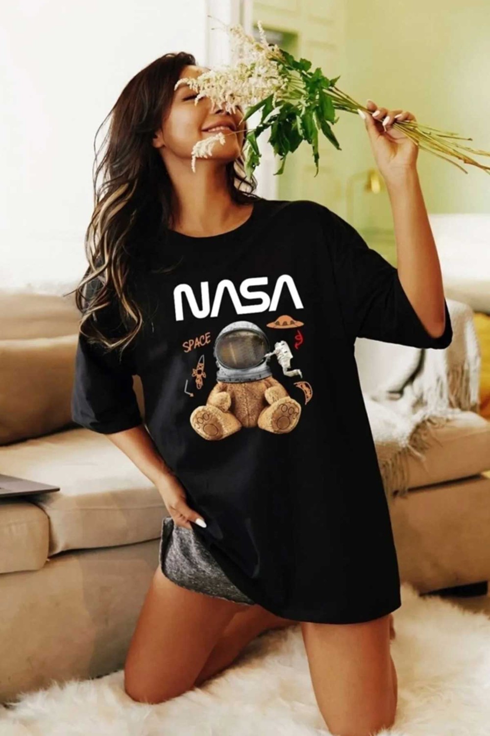 Medinenur Unisex Ayıcıklı Nasa Baskılı Siyah Tshirt