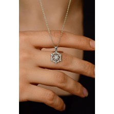 Roza Silver Zirkon Taşlı Rodyum Kar Tanesi Gümüş Kolye