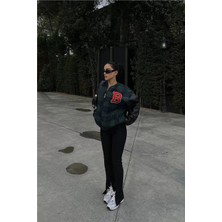 Tarz Yeri Kadın Pötikare Desen Nakışlı Kolej Ceket - Haki