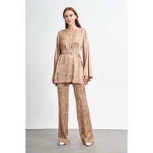 Mizalle Saten Jakarlı Bej Pantolon