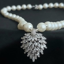 Devi Fashion Kristal Taşlı Özel Tasarım Incili Yılbaşı Kolye
