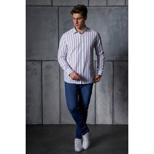 Akşahin Collection BEYAZ LACİVERT ÇİZGİLİ SLİM FİT DÖRT MEVSİM HEDİYE KUTULU UZUN KOLLU KLASİK ERKEK GÖMLEK