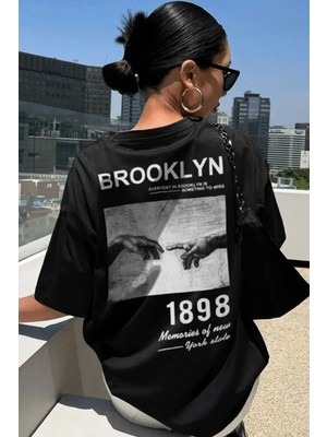 Medinenur Unisex Brooklyn Arka Baskılı Tshirt