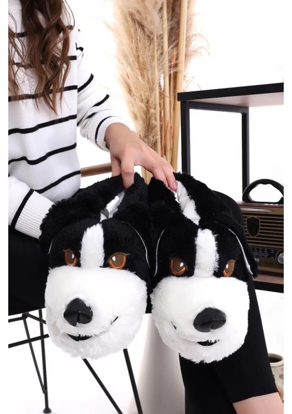 Köpek Figürlü Peluş Yumuşacık Kaymaz ve Ses Yapmaz Tabanlı Siyah-Beyaz Kışlık Ev Pandufu fiyatları