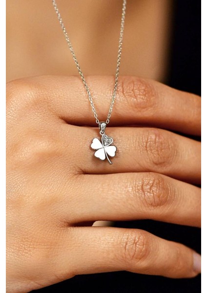 Zirkon Taşlı Rodyum Dört Yapraklı Yonca Gümüş Kolye