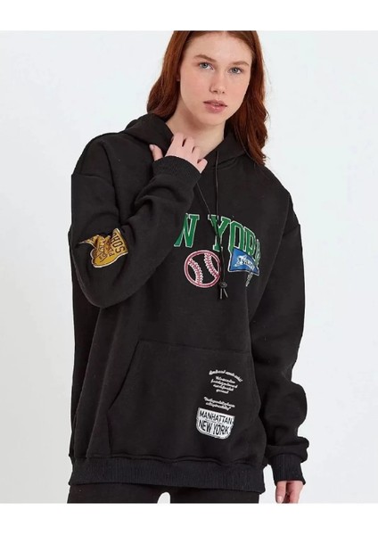 Kadın Baskılı Kapüşonlu Sweatshirt - Siyah