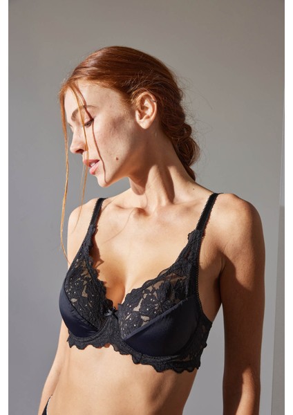 Kadın Dantelli Toparlayıcı Sütyen