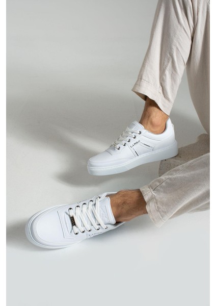 011 Beyaz Renk Beyaz Tabanlı Bağcıklı Günlük Erkek Spor Ayakkabı modelleri