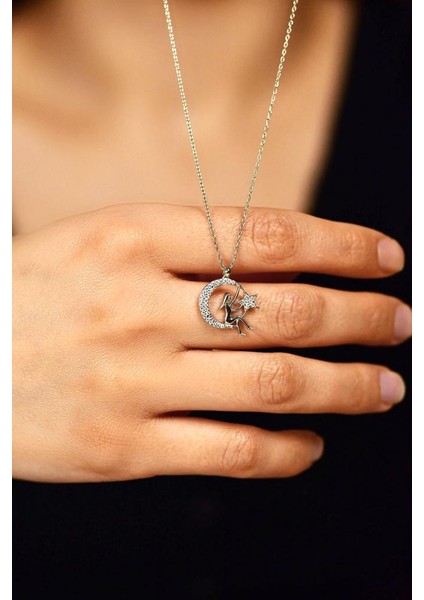 Zirkon Taşlı Rodyum Kız Figürlü Ay Yıldız Gümüş Kolye fiyatları