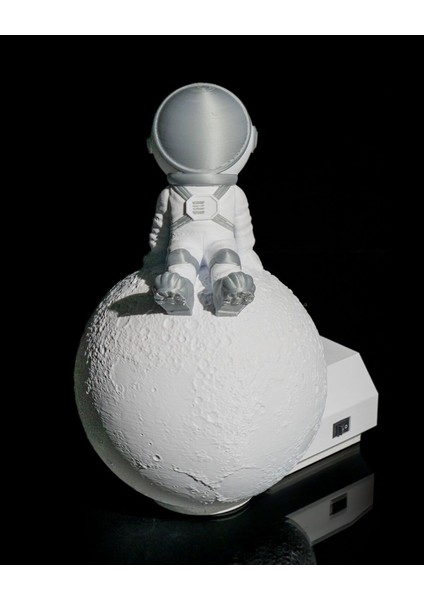 Uzayda Astronot Lamba Ay Yüzeyinde Astronot Duvar Lambası Büyük Boy 23CM