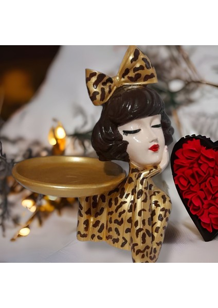 Tepsili Leopar Kız