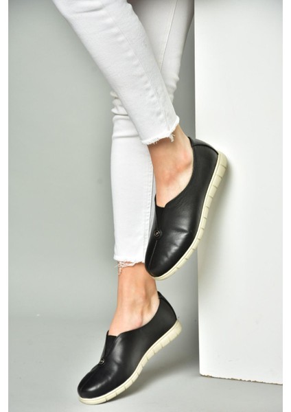 P555081203 Siyah Deri Comfort Taban Kadın Ayakkabı