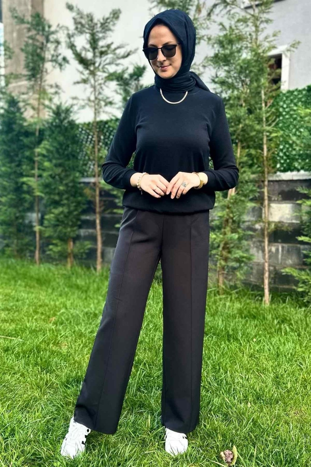 Rabia Şamlı Siyah Nervürlü Bol Paça Pantolon görsel 4