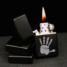 Market66 Beş Parmak El Selam Çakmak Lazer Silinmez Resimli Benzinli Dolu Zippo Tarzı Metal Hediyelik Yazılır