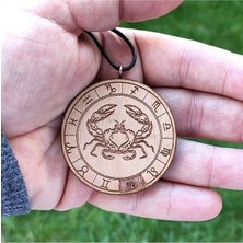 Market66 Yengeç Burç Ahşap Kolye Büyük Çaplı Rölyef Madalyon El Yapımı Tahta Zodyak Astroloji