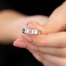 Gül Endam Beyaz Zirkon Taşlı Zincir Tasarım Silver Renk Free Size 925 Ayar Gümüş Kadın Tektaş Yüzük