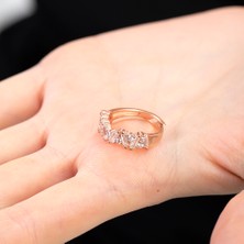Ergenekon Aksesuar Beyaz Zirkon Taşlı Asimetrik Tasarım Rose Renk Free Size 925 Ayar Gümüş Kadın Yüzük
