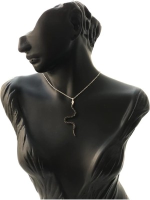 Çilek Butik Yılan Modelli Gümüş Kolye