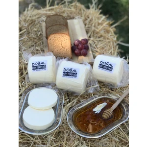 Zeytinli Keçi Çiftliği Doğal Köy Tereyağı 500 gr (KATKISIZ, KORUYUCUSUZ, TUZSUZ, İNEK SÜTÜNDEN, YAĞ SEVİYESİ YÜKSEK)