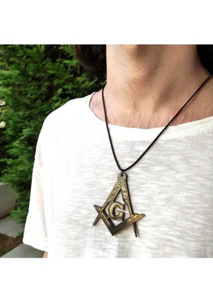 Mason Masonic Harf G Gönye V Pergel Büyük Boy 7cm Siyah Akrilik Kolye Ucu Deri Kayış