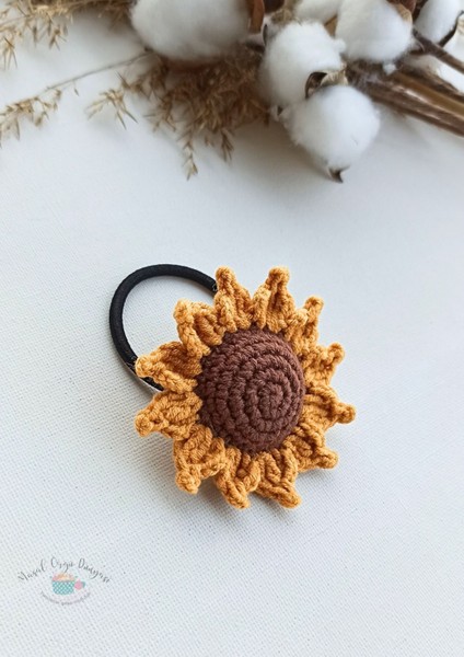 Masal Örgü Dünyası Ayçiçeği Amigurumi Lastik Toka Niş Saç Aksesuarı (1 Adet)