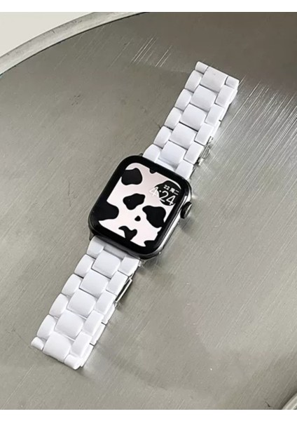 Apple Watch 42 mm / 44MM / 45MM/ 49 mm (Seriler /se/ultra ile Uyumlu) Reçine Kordon Beyaz