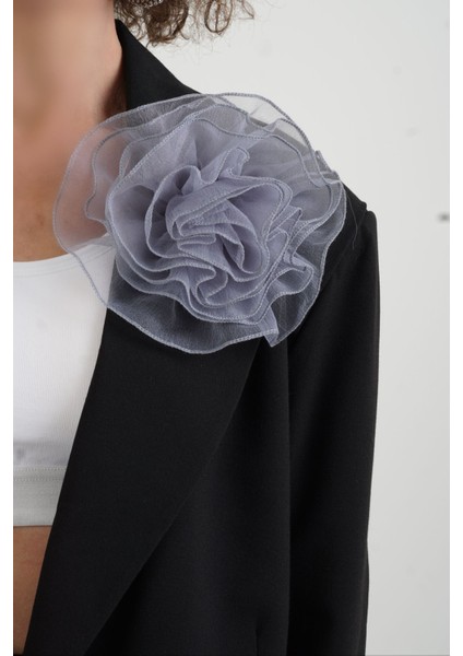 Siyah Flora Çiçek Broşlu Oversize Ceket fırsatları