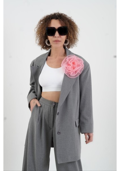 Gri Flora Çiçek Broşlu Oversize Ceket