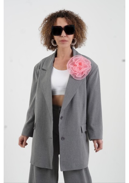 Gri Flora Çiçek Broşlu Oversize Ceket