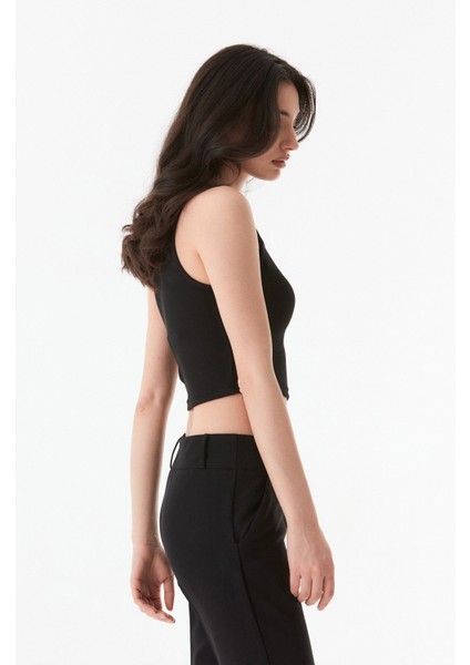 Fitilli Omuzdan Pencereli Bisiklet Yaka Body fırsatları