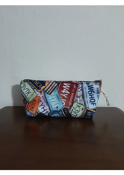 Retro Vintage Plakalar Desenli Tasarım Kalemlik - Makyaj Çantası