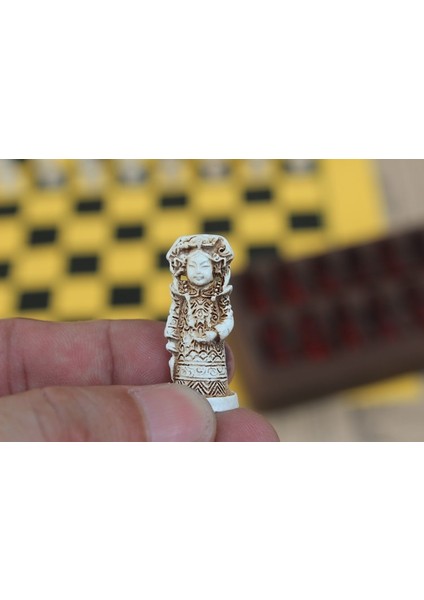 Küçük Stil Antika Satranç Taşları Pvc Satranç Tahtası Qing Piyon Chessman Figürinleri Gerçekçi Satranç Taşları Karakterler Çocuk Hediyeleri Satranç Tahtası Oyunu (Yurt Dışından) fırsatları