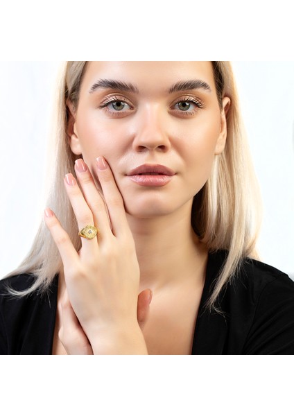 Zirkon Taşlı Papatya Tasarım Gold Renk 925 Ayar Gümüş Kadın Tektaş Yüzük modelleri