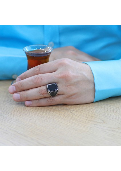 Nokta Işlemeli Kartal Pençesi Detaylı Siyah Oniks Taşlı 925 Ayar Gümüş Erkek Yüzük modelleri