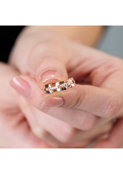 Zirkon Taşlı Kare Zincir Tasarım Rose Renk 925 Ayar Gümüş Kadın Yüzük fiyatları