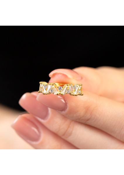 Beyaz Zirkon Taşlı Asimetrik Tasarım Gold Renk Free Size 925 Ayar Gümüş Kadın Yüzük fiyatları