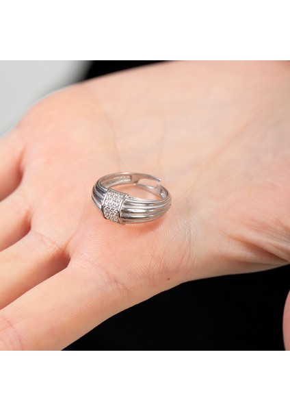 Zirkon Taşlı Dikdörtgen Detaylı Silver Renk 925 Ayar Gümüş Kadın Yüzük fırsatları