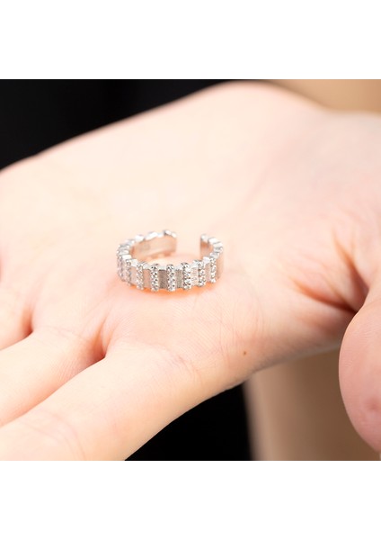 Sıralı Zirkon Taşlı Silver Renk Free Size Kişiye Özel Harf/isim Yazılı 925 Ayar Gümüş Kadın Yüzük fiyatları