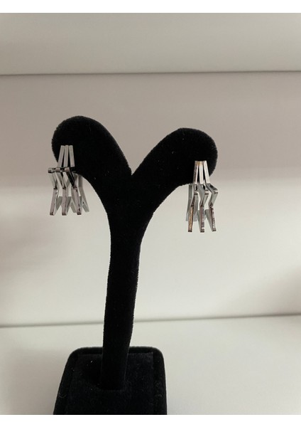 Kadın Çelik 3lü Yıldız Model Çivi Küpe fırsatları